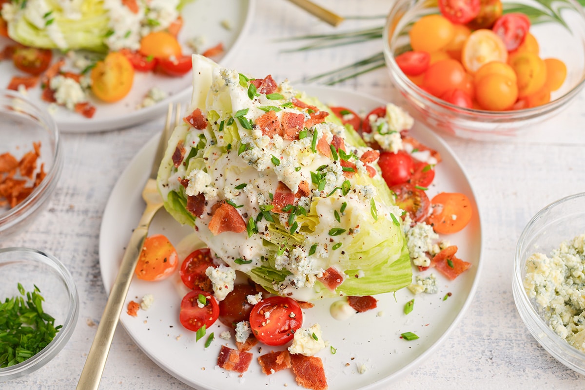 Easy Classic Wedge Salad Recipe: Steakhouse Favorite at Home